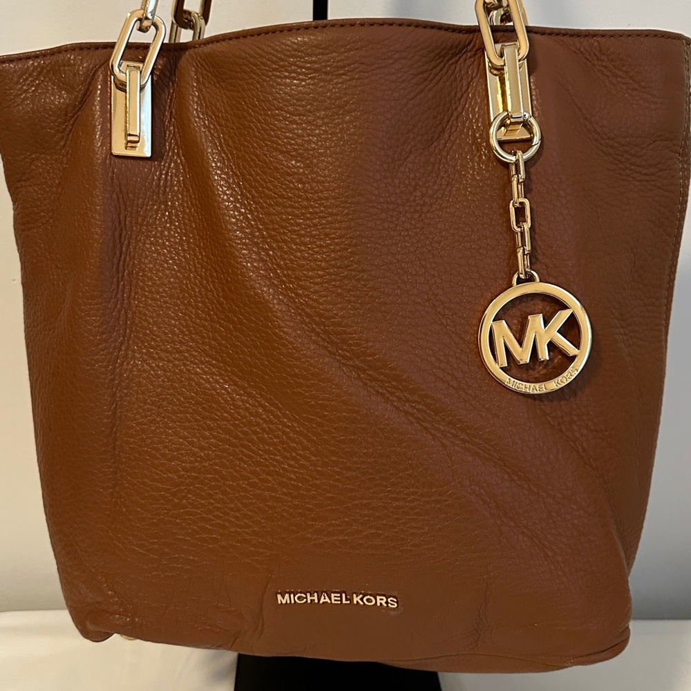 Michael Kors Tan Leather Tote with Gold Accents Second hand in good condition